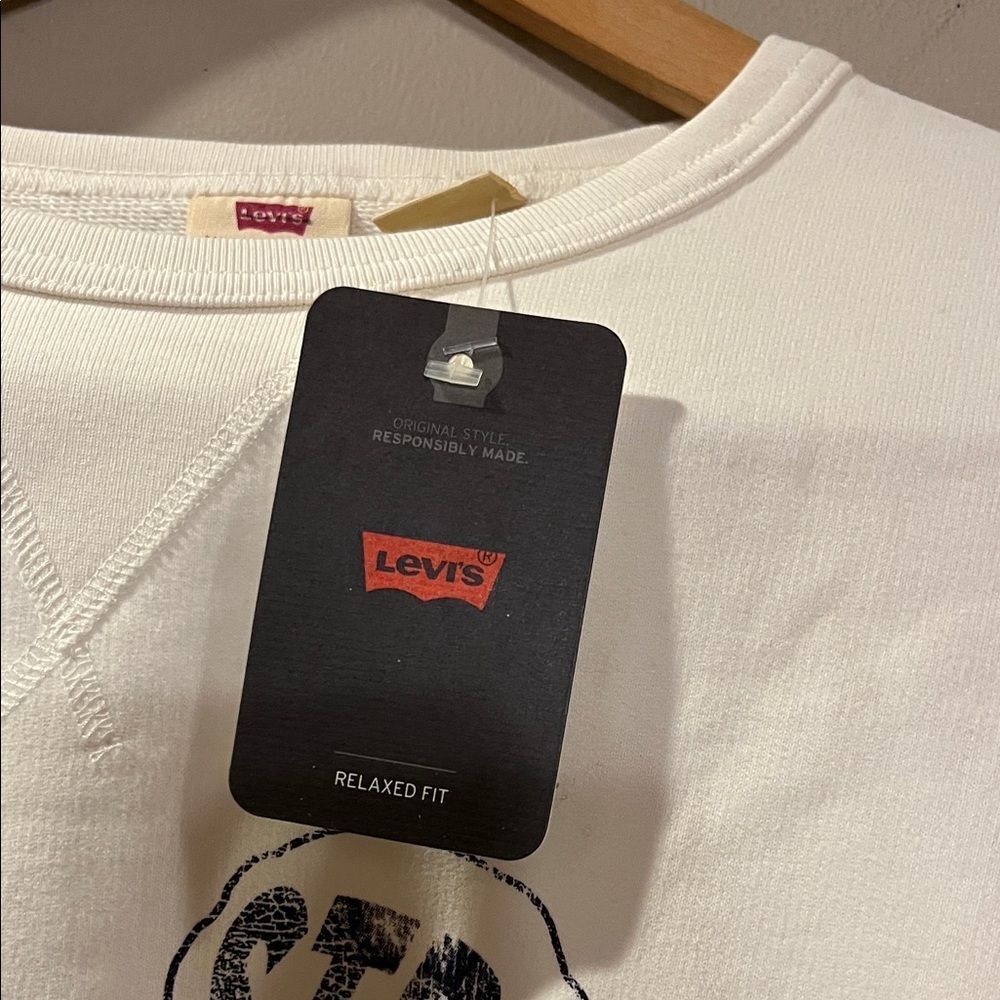 Levi's Cream Graphic Crewneck - Picture 3 of 8